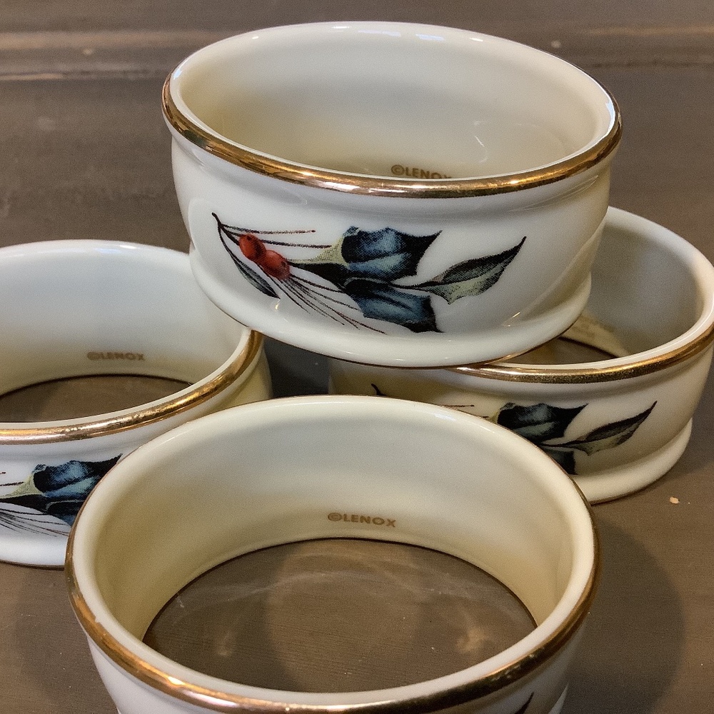 LENOX Napkin Rings 2003 ~ Set of 4 ~ Christmas Porcelain Holly